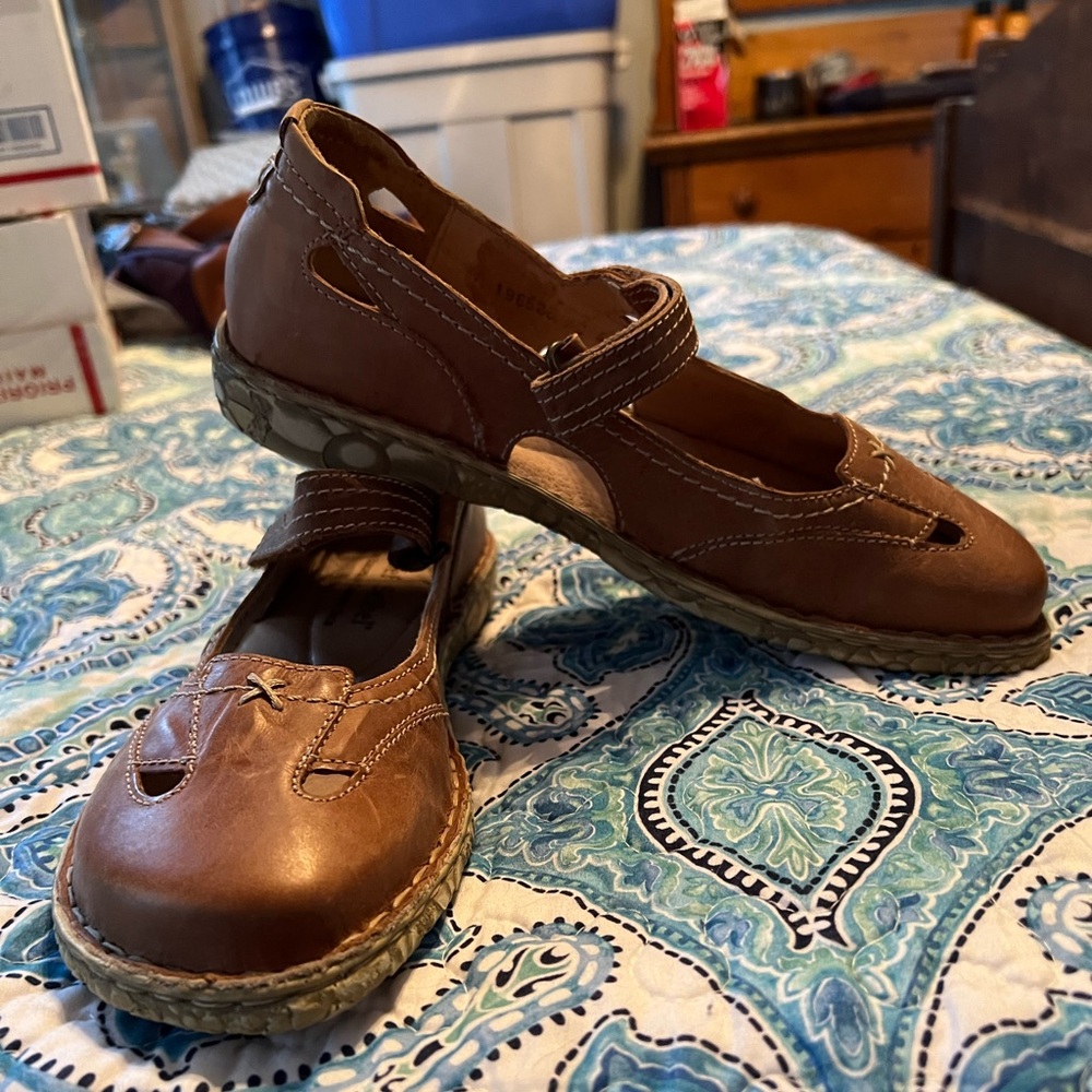 Josef Siebel tan leather Mary Janes